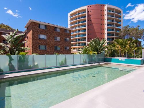 Shores G1 on Head Street close to Main Beach