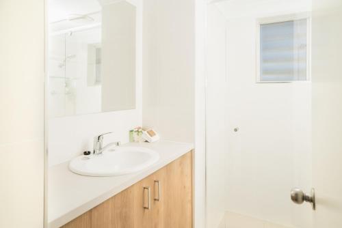 Caribbean Motel Room Type - Apartment with Balcony Caribbean Motel Room Type - Apartment with Balcony