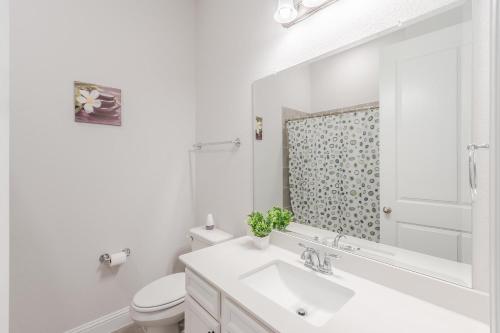 Family Stay Near Plano Shops of Legacy