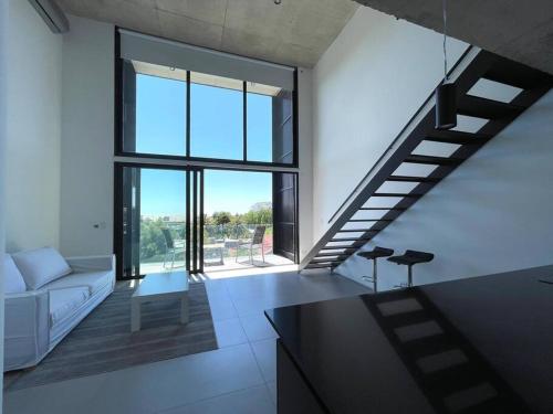 LOFT CON VISTA AL RIO, PARRILLA Y ESTACIONAMIENTO