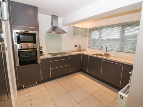 10 Tyddyn Adi - image 14