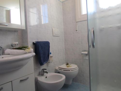 Splendido Trilocale Con Vista Mare Frontale - image 3
