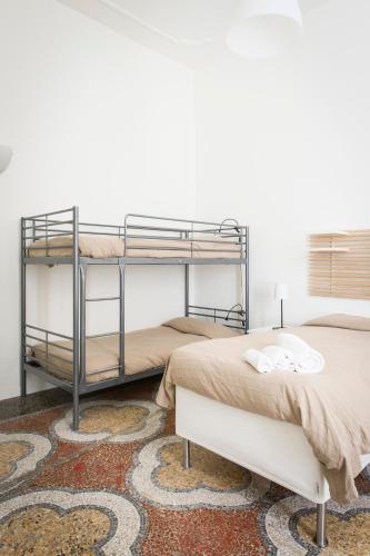 Flatinrome Termini 2 Grande appartamento luminoso in centro - image 14