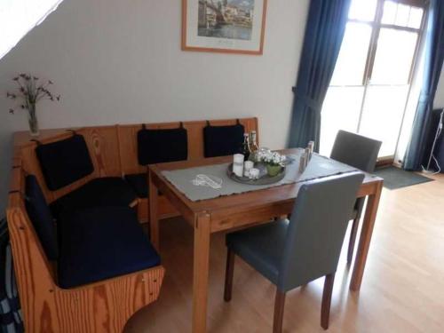 Two-Bedroom Apartment with Balcony image 9