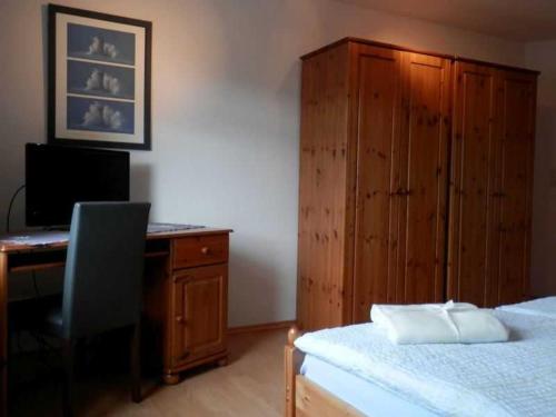 Two-Bedroom Apartment with Balcony image 6
