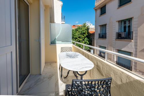 CMG - Grand studio - 50m plage Cannes - terrasse vue mer