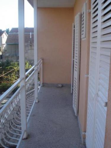 Holiday apartment in Tribunj with balcony, air conditioning, W-LAN 5042-1