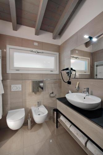  Residence Caffè Maya in Maslianico