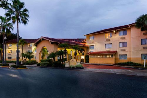 La Quinta Inn & Suites by Wyndham St. Pete-Clearwater Airport