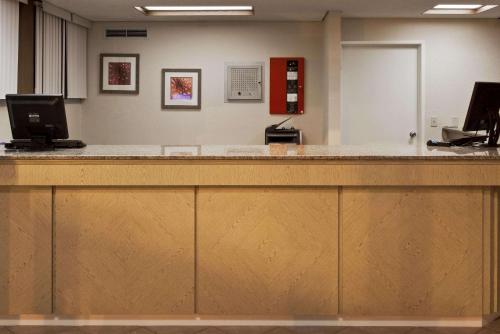 La Quinta by Wyndham St. Pete-Clearwater Airport - image 6