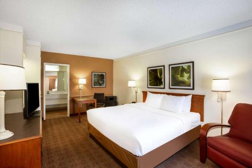 La Quinta Inn by Wyndham Austin Capitol / Downtown - image 3