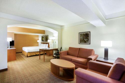 La Quinta Inn & Suites by Wyndham Austin Capitol