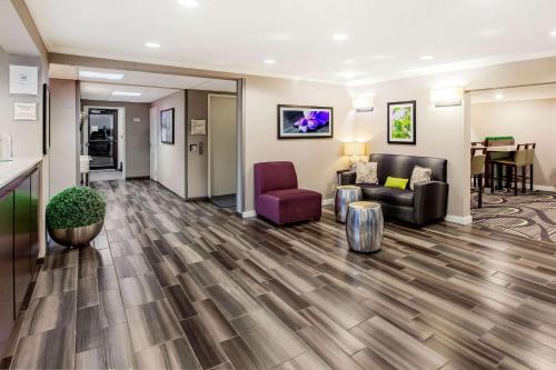 La Quinta Inn & Suites by Wyndham Houston Baytown East