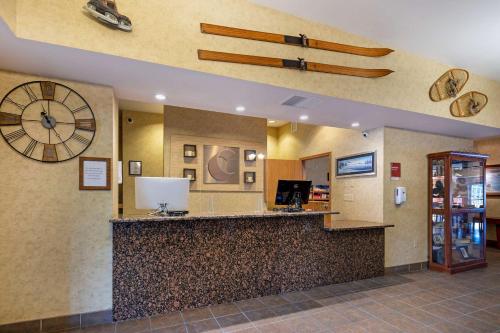 Comfort Suites Anchorage International Airport