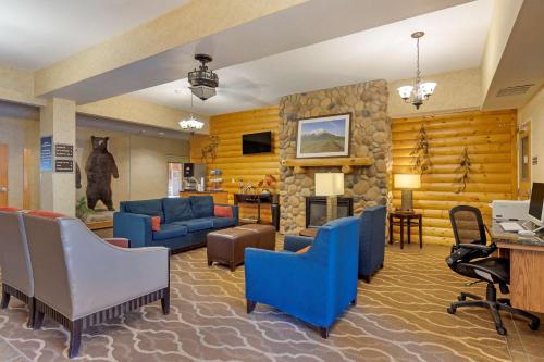 Comfort Suites Anchorage International Airport