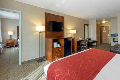 Comfort Suites Anchorage International Airport