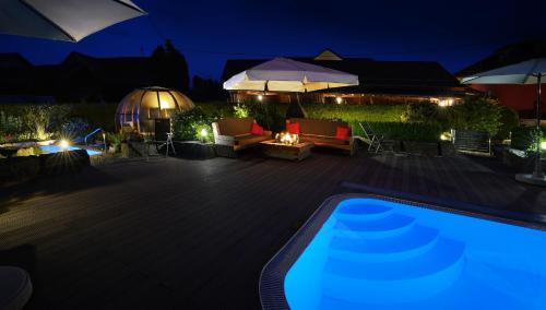 泳池, Hubertus Apfeltrang - Braugasthof und Wellnesshotel im Allgau in 魯德拉茨霍芬