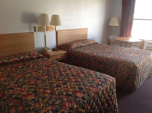 2 double beds