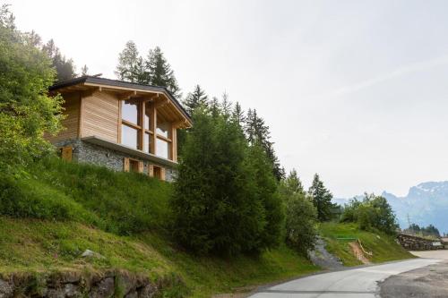 Chalet Les Etablons Luxury chalet Ski-in ski-Out in Riddes