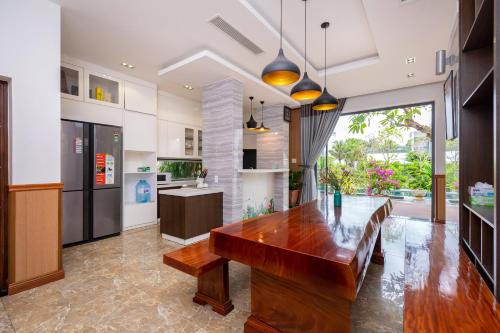 VILLA ARIA RESORT, THE SEA BY 10m,Biển và hồ bơi riêng