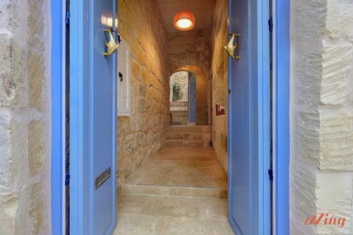 Shambala - 900 year old Quaint House of Character in Victoria Gozo