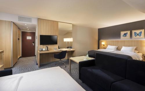 room detail thumbnail 1