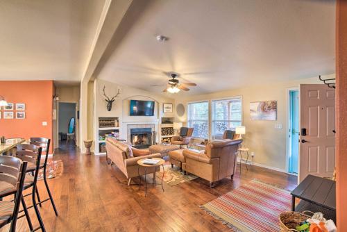 'Hilltop Hideout' w/ Peaceful Mountain Views in Gvadelupita (NM)