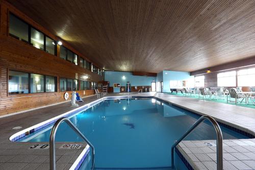 สระว่ายน้ำ, AmericInn by Wyndham Green Bay Near Stadium in กรีนเบย์ (WI)