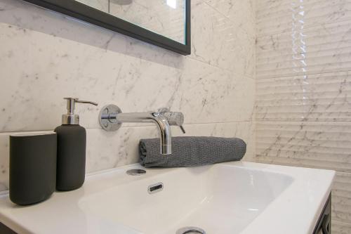 Cavour Stylish House - main image