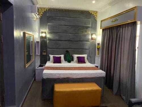 Tana Castle Hotel
