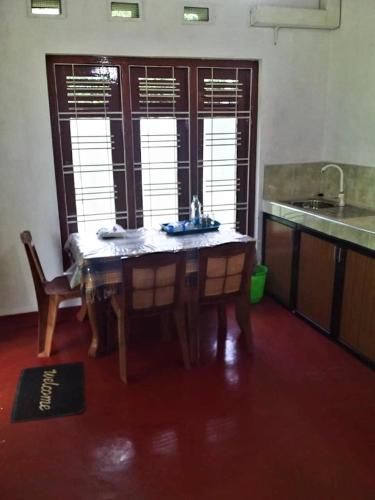 Midland Hotel Rooms Kanampella in أخرى