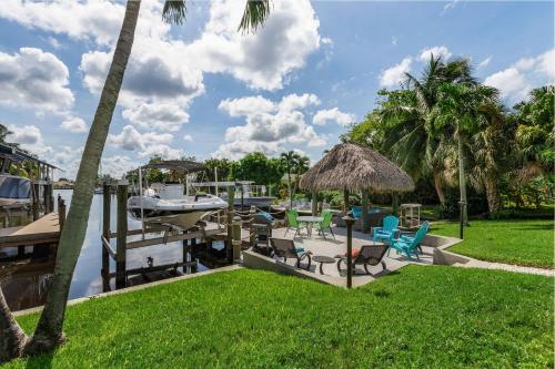 Coastal Villa with direct Gulf Access, Kayaks, Paddleboard and Spa - Villa Jaclyn - Roelens Vacation