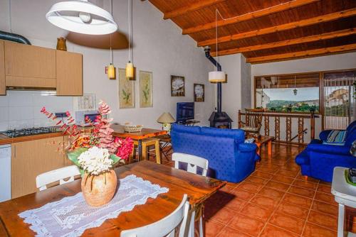 Habitour - Casa la Cenia in Cervera del Maestre