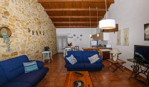 Habitour - Casa la Cenia in Cervera del Maestre
