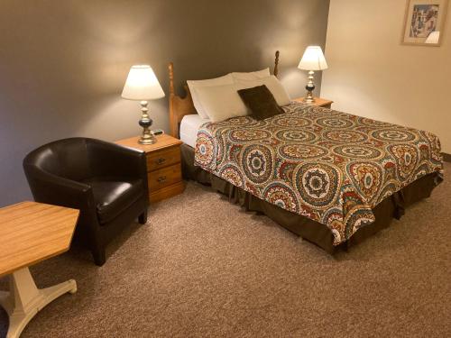 Landmark Motel - image 13