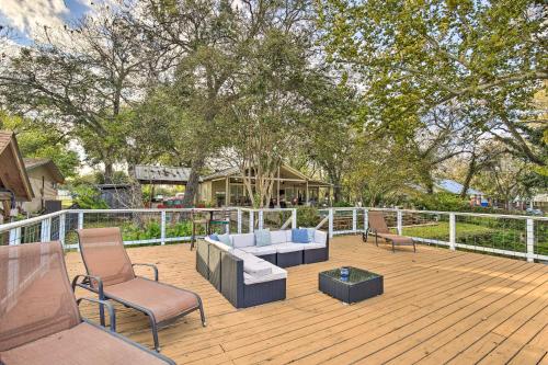 Guadalupe River Paradise with Hot Tub, Dock and Kayaks