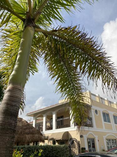 Beach Aqualina Apartments in Fort Lauderdale, USA