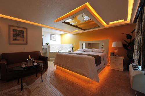 Honeymoon Suite
