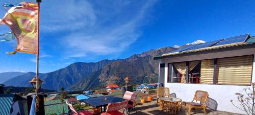 Lama Hotel - Cafe De Himalaya