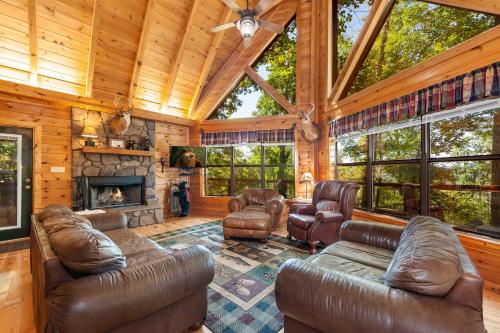 Bama Bears Den Cabin in Sevierville, USA