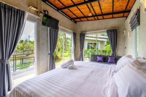 Loftpical Resort Room Type - King Room