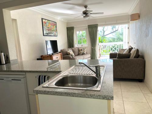 Rockley Golf 810 is a 2 bedroom, 2 Bathroom 1st floor Apartment with pool