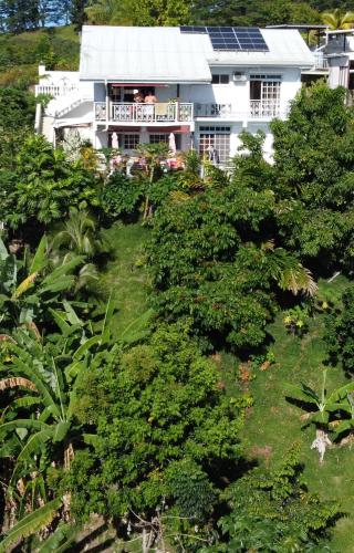 Manava Tahara'a Home Stay in مهينا