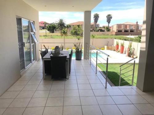 Amani Luxury Airbnb near the beach