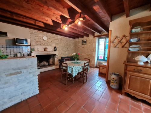 Gîte Benet, 3 pièces, 4 personnes - FR-1-426-139