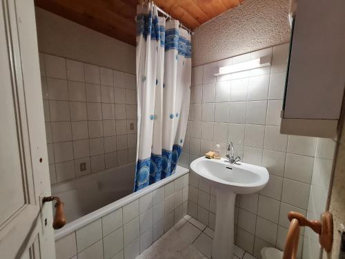 Gîte Benet, 3 pièces, 4 personnes - FR-1-426-139