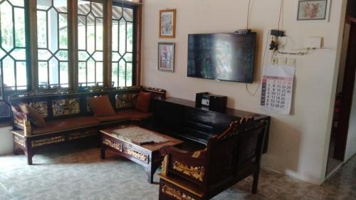 Rumah singgah Khadijah air terjun srambang
