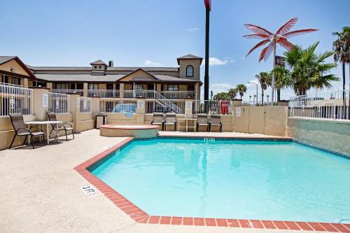 OYO Hotel McAllen Airport South - 1 mi from McAllen Medical Center