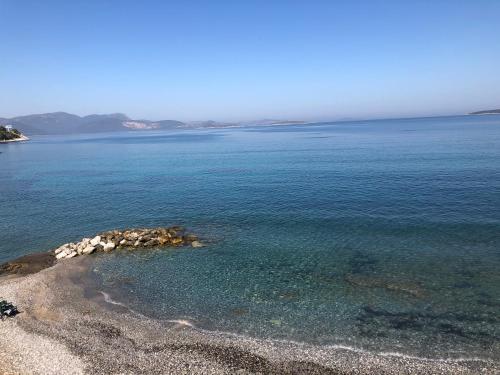 platja, Beach House With Direct Access to Private Beach Near Bodrum in Çamlik