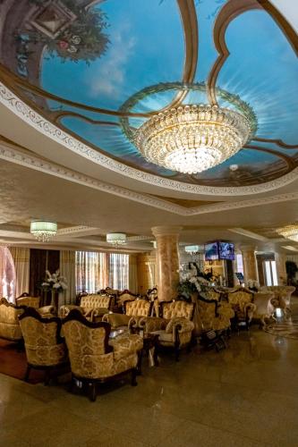 Amici Grand Hotel - image 14